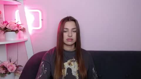 milanaangelas online show from 04/21/26, 05:03