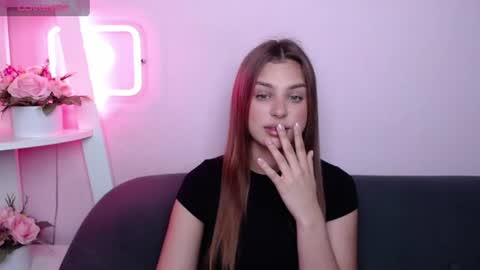 Snapshot of milanaangelas chatting on 06/20/26, 04:48 milanaangelas online show from 06/20/26, 04:48