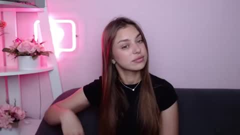 Snapshot of milanaangelas chatting on 06/25/26, 04:56 milanaangelas online show from 06/25/26, 04:56