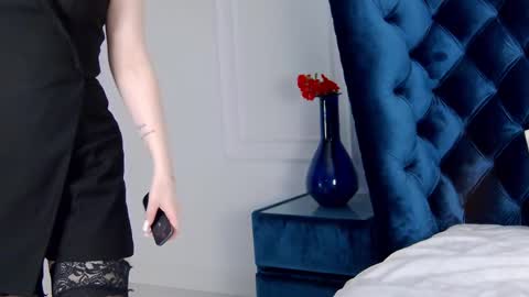 MilanaBalmain online show from 02/09/25, 08:11