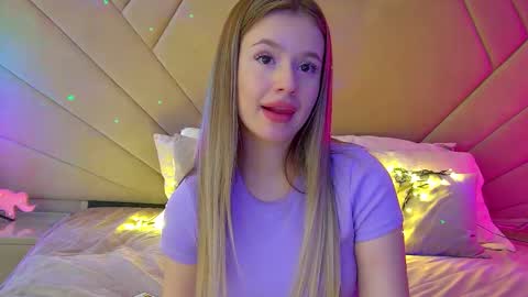 MilanaBalmain online show from 03/08/25, 02:08