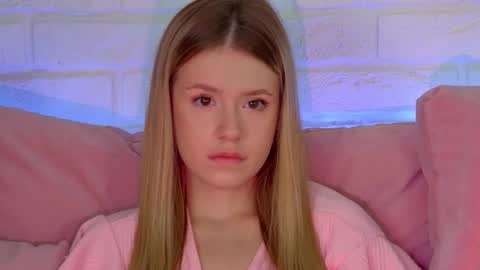 MilanaBalmain online show from 09/27/25, 04:39