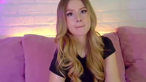 MilanaBalmain online show from 11/26/25, 04:19