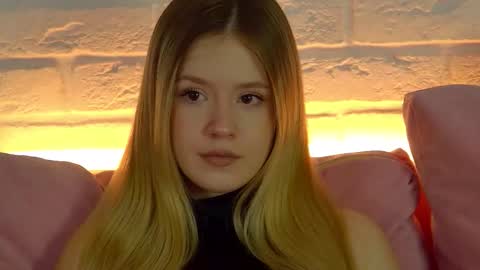 MilanaBalmain online show from 12/01/25, 04:39