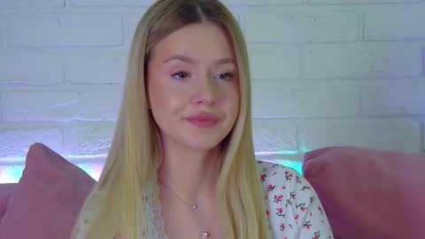 MilanaBalmain online show from 02/10/26, 04:49