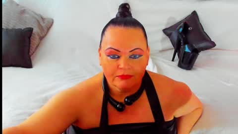 Snapshot of milanabiegert chatting on 12/18/24, 10:30 Lana online show from 12/18/24, 10:30