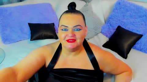 Snapshot of milanabiegert chatting on 02/23/25, 03:29 Lana online show from 02/23/25, 03:29