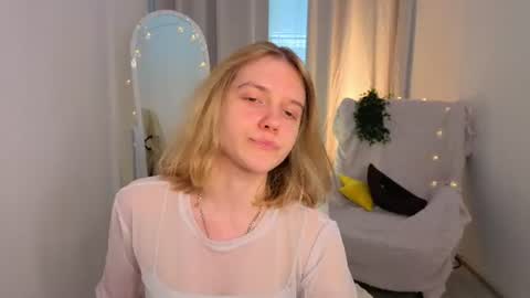 Snapshot of milanarayy chatting on 07/20/26, 06:38 Milaray online show from 07/20/26, 06:38