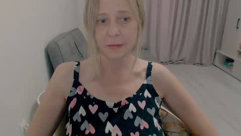 Milena online show from 11/09/25, 04:44