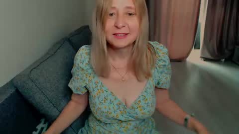 Milena online show from 06/19/26, 07:01
