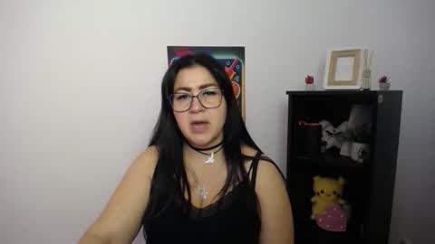 Snapshot of milania_milaa chatting on 10/16/25, 09:43 milania_milaa online show from 10/16/25, 09:43