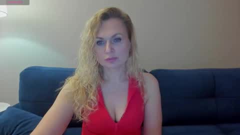 milanna_x online show from 11/30/25, 07:40