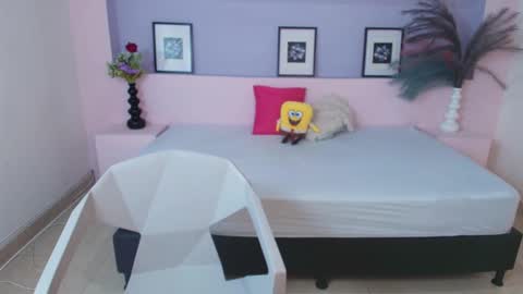 Mila Rose online show from 12/12/24, 11:29