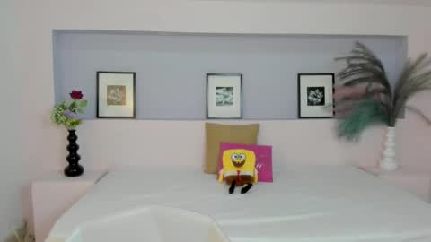 Mila Rose online show from 01/04/25, 11:11