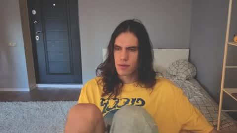 Snapshot of milaslovv chatting on 05/22/26, 02:33 Mila online show from 05/22/26, 02:33