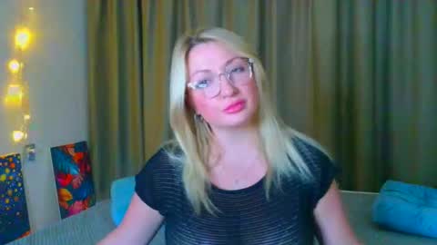 milasmille online show from 10/22/25, 12:16