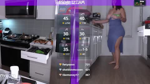 Snapshot of milavalentinax chatting on 03/04/25, 05:11 Mila Valentina online show from 03/04/25, 05:11