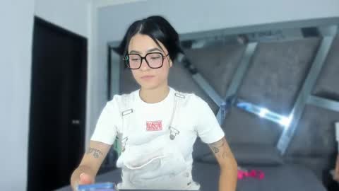 Snapshot of milawink chatting on 05/31/26, 07:15 Milawink online show from 05/31/26, 07:15