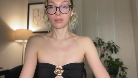 Snapshot of milayah chatting on 05/13/26, 12:57 Mila online show from 05/13/26, 12:57