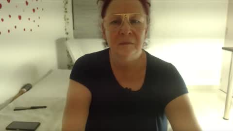 Snapshot of milchanell chatting on 06/20/26, 05:43 milchanell online show from 06/20/26, 05:43