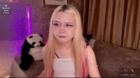 Mia online show from 04/30/26, 03:07