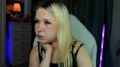 Snapshot of milemissyy chatting on 07/16/26, 09:37 Mia online show from 07/16/26, 09:37
