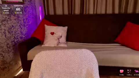 Snapshot of milemissyy chatting on 07/19/26, 09:35 Mia online show from 07/19/26, 09:35