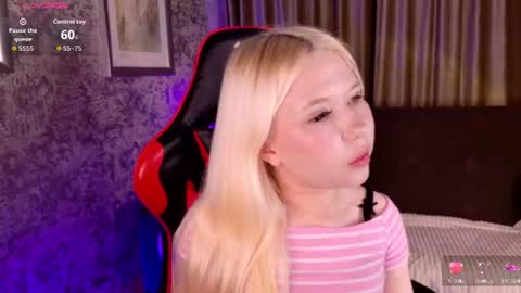 Snapshot of milemissyy chatting on 08/02/26, 03:32 Mia online show from 08/02/26, 03:32