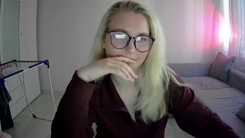 Milena new nonude shy blonde natural online show from 04/25/26, 01:41
