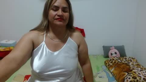 Snapshot of milena_hoot_ chatting on 05/26/26, 04:52 MILENA online show from 05/26/26, 04:52