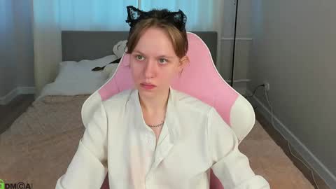 Snapshot of milena_milyan chatting on 04/29/26, 01:21 Milena online show from 04/29/26, 01:21