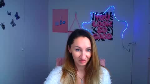 Snapshot of milena_sunny_ chatting on 02/17/26, 12:23 Milena online show from 02/17/26, 12:23