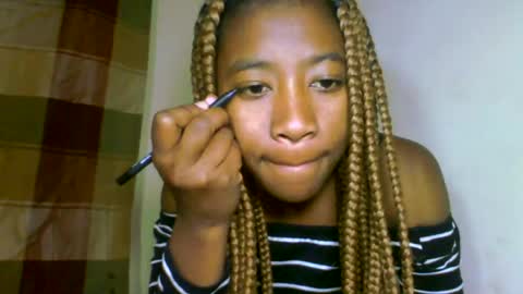 Snapshot of milennah chatting on 07/05/26, 01:40 milennah online show from 07/05/26, 01:40