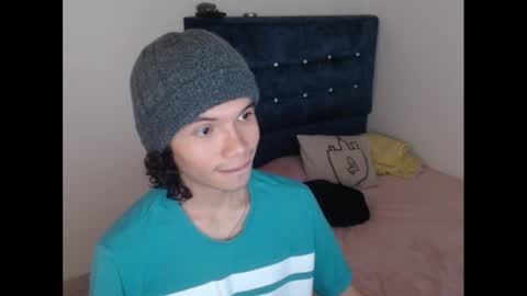 milesxoxo6969 online show from 09/19/25, 03:34