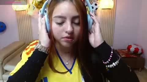 Snapshot of miley_clarck chatting on 07/07/26, 01:48 Miley online show from 07/07/26, 01:48