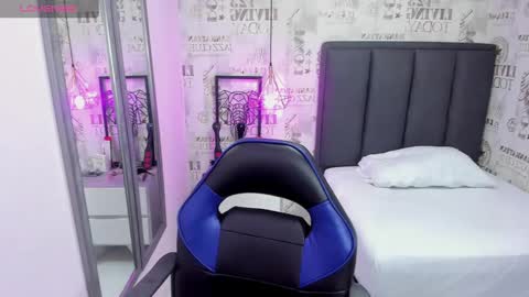 MILEY  online show from 01/21/25, 12:29