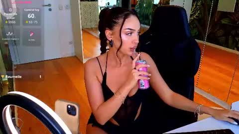 Snapshot of mileysin chatting on 06/17/26, 11:56 Miley Sin online show from 06/17/26, 11:56