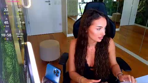 Snapshot of mileysin chatting on 07/14/26, 12:11 Miley Sin online show from 07/14/26, 12:11