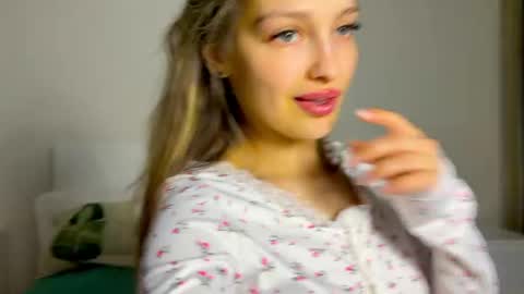 mileyy_cute online show from 02/26/26, 10:53