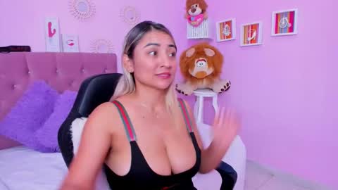 Antonella online show from 04/10/26, 01:27