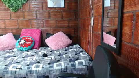 Snapshot of milf_fantassy chatting on 09/13/25, 07:13 Ana online show from 09/13/25, 07:13