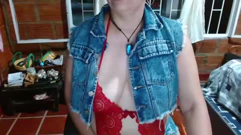 Snapshot of milf_fantassy chatting on 10/07/25, 03:58 Ana online show from 10/07/25, 03:58