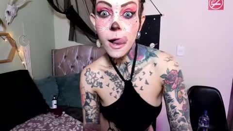 Snapshot of milf_onlyseduction chatting on 12/13/24, 01:01 Isabella online show from 12/13/24, 01:01