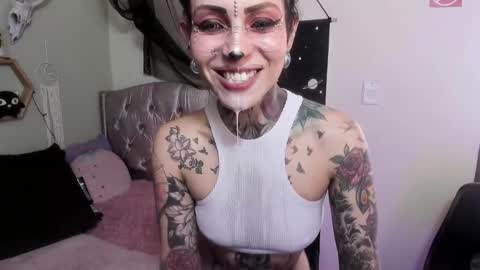 Snapshot of milf_onlyseduction chatting on 02/25/25, 04:21 Isabella online show from 02/25/25, 04:21
