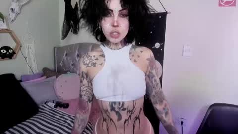 Snapshot of milf_onlyseduction chatting on 03/07/25, 01:40 Isabella online show from 03/07/25, 01:40