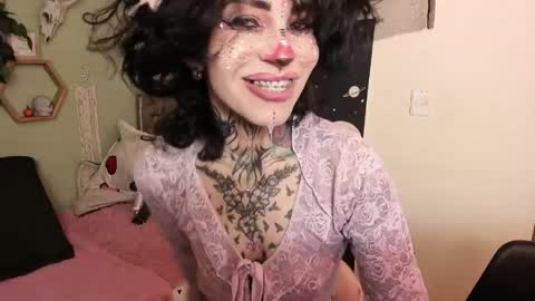 Snapshot of milf_onlyseduction chatting on 04/29/26, 01:37 Isabella online show from 04/29/26, 01:37