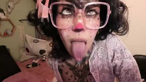 Snapshot of milf_onlyseduction chatting on 04/29/26, 05:30 Isabella online show from 04/29/26, 05:30
