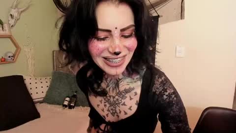 Snapshot of milf_onlyseduction chatting on 06/05/26, 01:39 Isabella online show from 06/05/26, 01:39