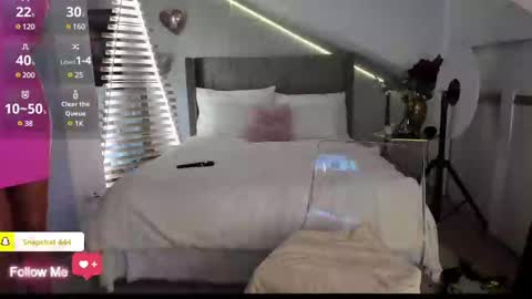 Ingrid online show from 02/24/25, 10:36