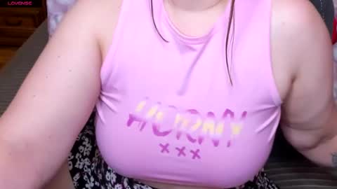 Snapshot of milfdeaa chatting on 02/21/26, 08:04 Dea online show from 02/21/26, 08:04